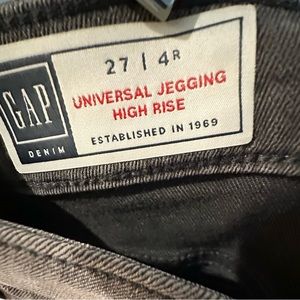 Gap universal high rise jegging